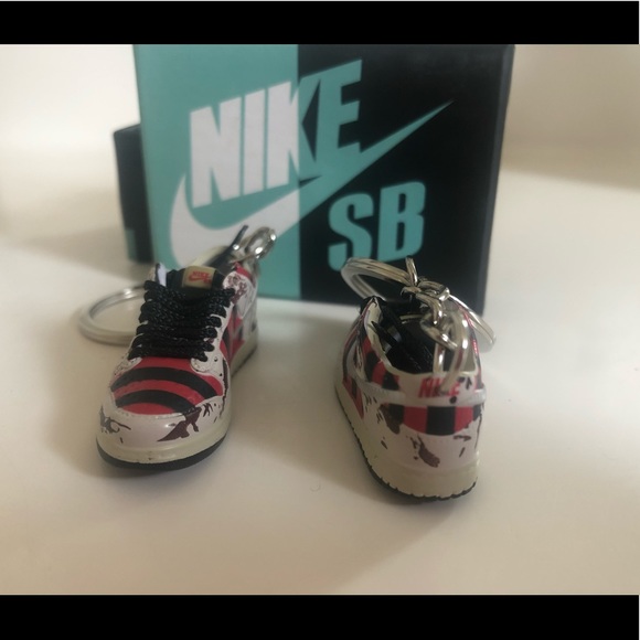 ‼️ONLY 4 LEFT‼️Freddy Krueger x Nike SB Dunk Low Keychains - Picture 8 of 14